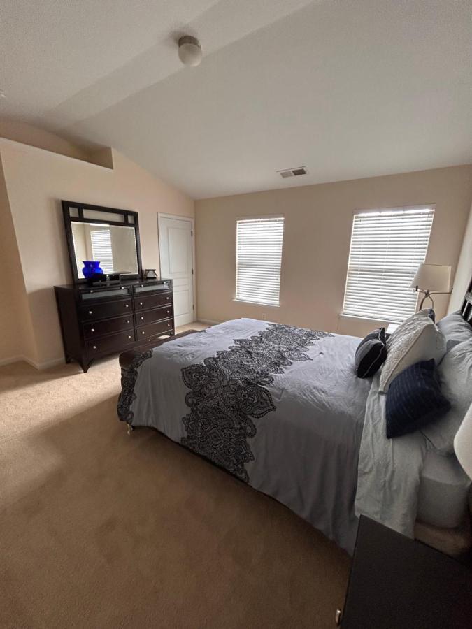 Апартаменты Cute And Cozy 5 Min From Carowinds Шарлотт Экстерьер фото